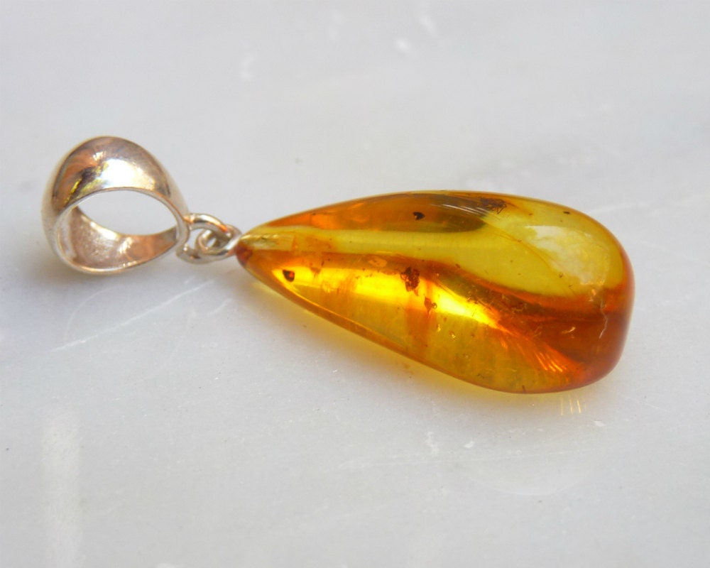Baltic Amber Pendant with Fossil Insects Drop Natural Untreated Honey Unisex 1.7" 3.6 gram