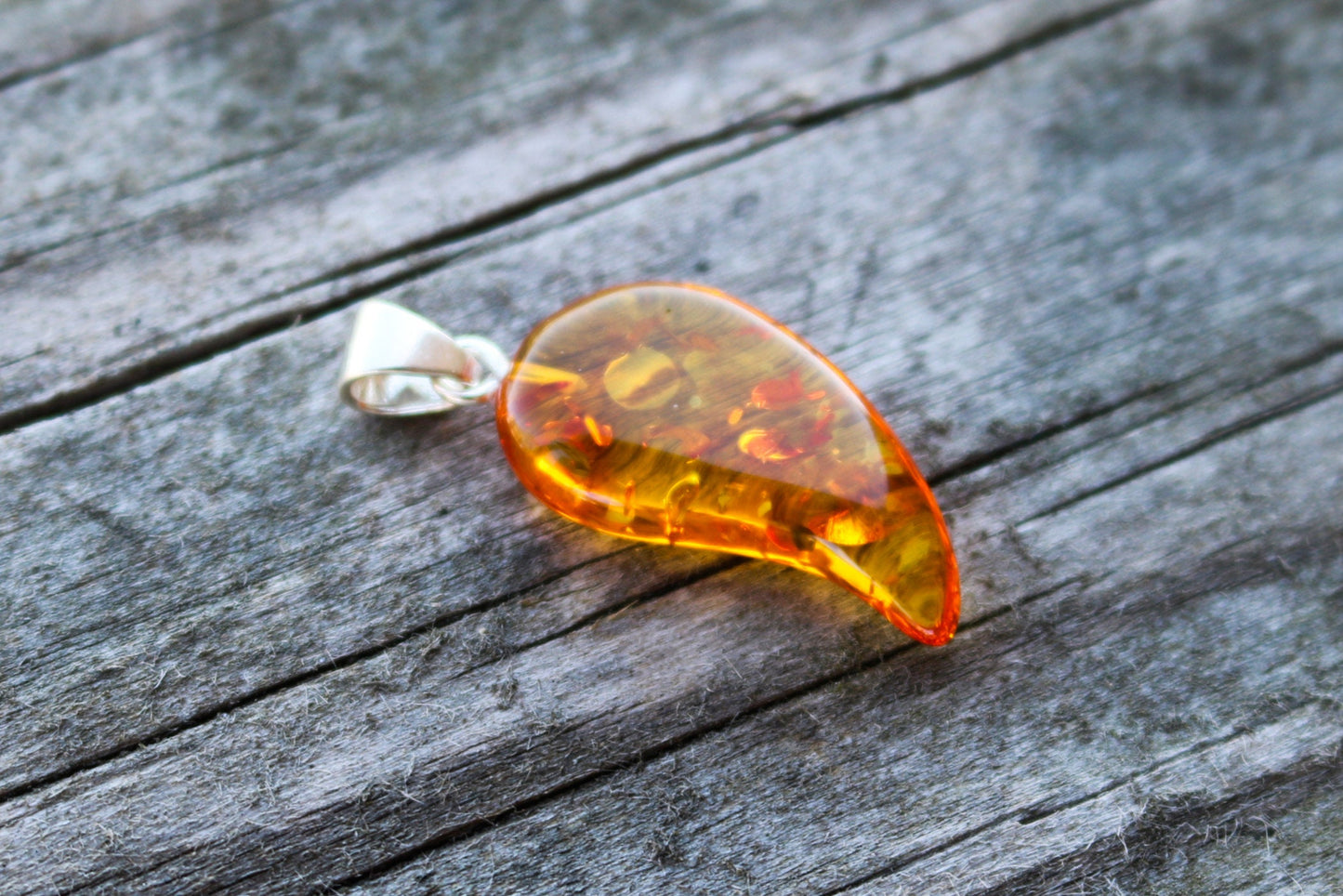 Baltic Amber Pendant Sparkling Honey Fang Natural Unisex 1.3" 1.6 gram 925 Silver