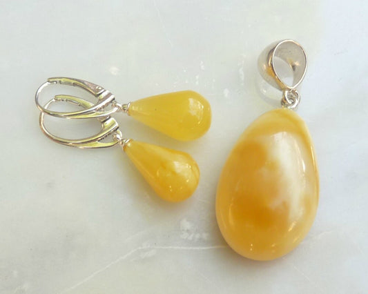 Baltic Amber Jewelry Set Butterscotch Drop Pendant and Earrings 7.9 gram 925 Silver