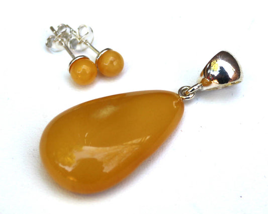 Baltic Amber Jewelry Set Antique Butterscotch Yolk Drop Pendant and Stud Earrings 4.7 gram 925 Silver