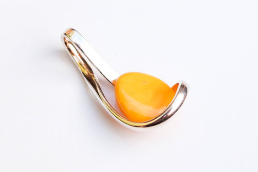 Baltic Amber Pendant Yolk Butterscotch Natural Unisex Jewelry1.18" 3 gram