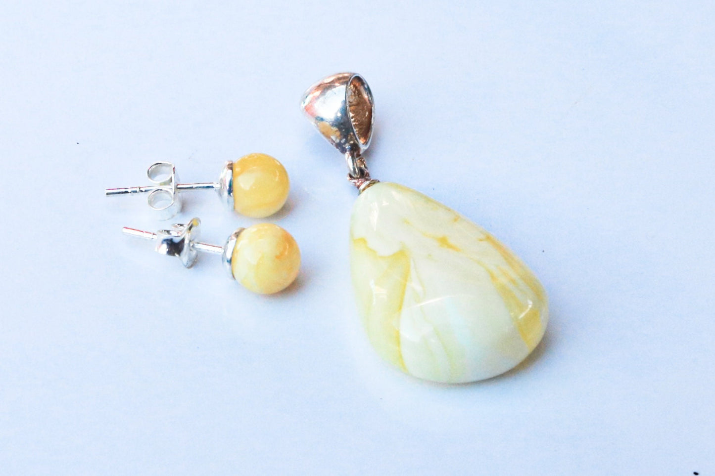 Baltic Amber Jewelry Set White Earrings and Pendant Milky Natural Butterscotch 4 gram 925 Silver