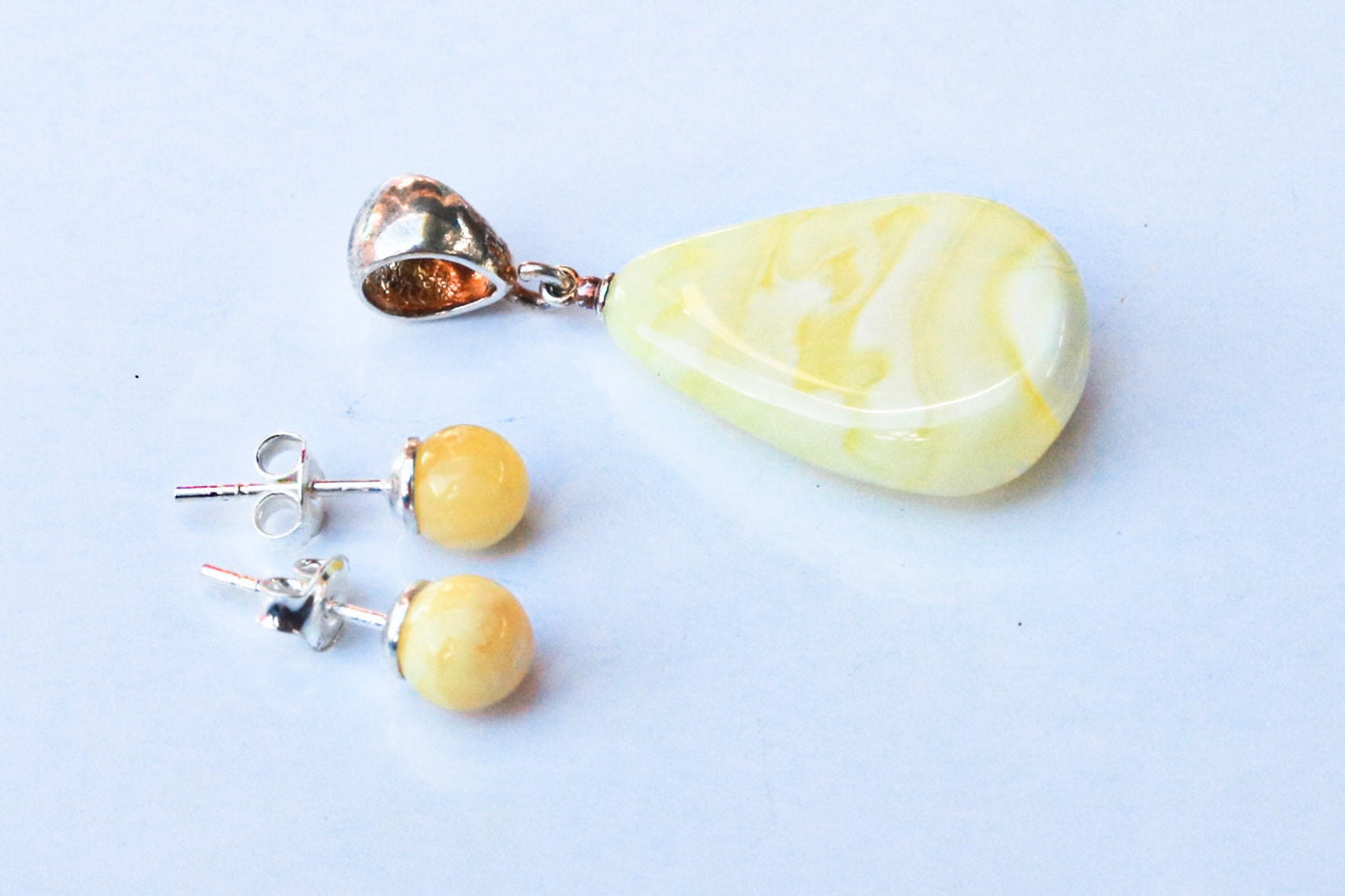 Baltic Amber Jewelry Set White Earrings and Pendant Milky Natural Butterscotch 4 gram 925 Silver