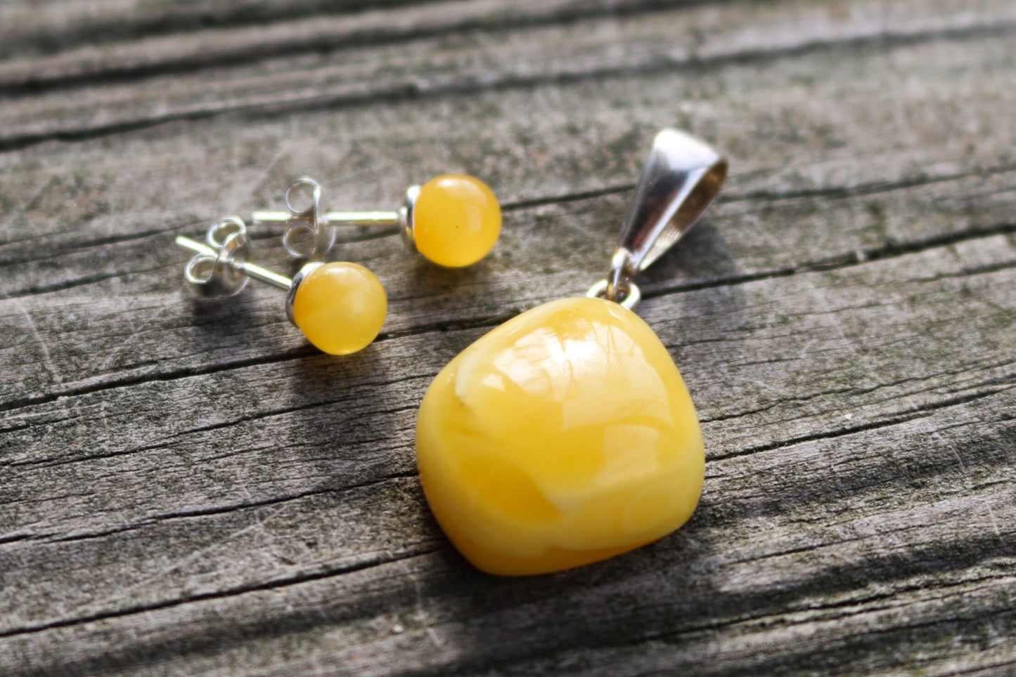 Baltic Amber Jewelry Set Butterscotch Earrings and Pendant Natural Untreated 4.6 gram 925 Silver