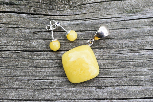 Baltic Amber Jewelry Set Butterscotch Round Pendant and Stud Ball Earrings 4.9 gram 925 Silver